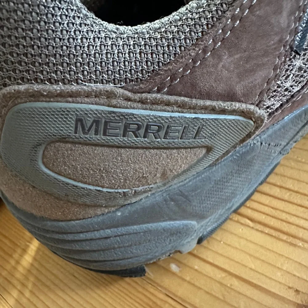 Merrell avian light